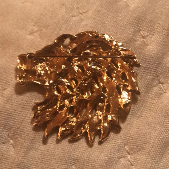 Vintage Lion’s Head brooch,  has black enamel encrusted with clear rhinestones - Picture 3 of 3